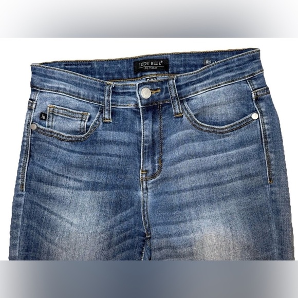 Judy Blue Jeans Women's Size 5 / 27 Relaxed Fit Medium Wash Tapered Leg 27X27 - Picture 3 of 9